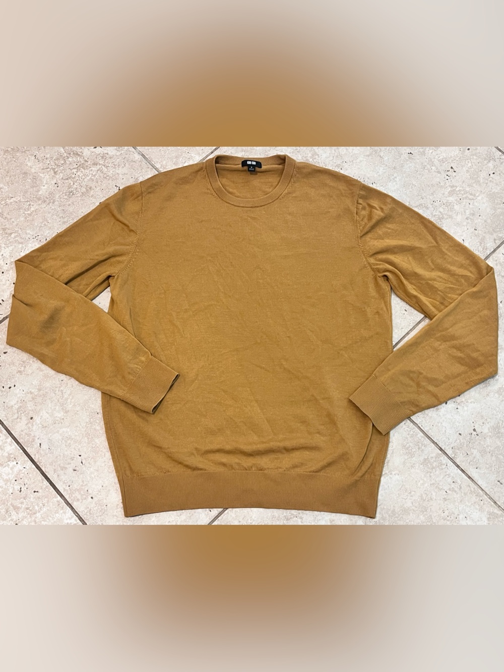 Uniqlo Yellow Brown 100% Wool Crewneck Sweater Minimalist Classic M Medium EUC